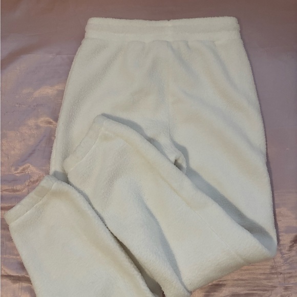 Year of Ours White and Pink Fleece Set - Picture 4 of 5